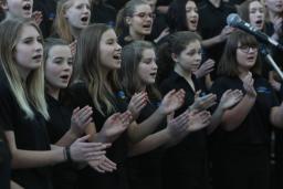 Une chorale de plus d’une vingtaine de jeunes choristes.