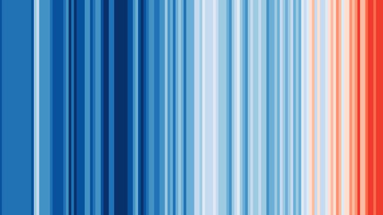 Des rayures verticales disposées avec des nuances de bleu à gauche et des nuances de rouge à droite.