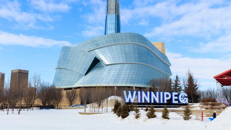 Image du MCDP en hiver avec le signe Winnipeg. Visibilité masquée.