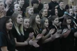 Une chorale de plus d’une vingtaine de jeunes choristes.