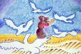 Illustration d’une femme aux cheveux bruns portant une robe rouge, debout dans un champ, alors que des oiseaux blancs volent autour d’elle.