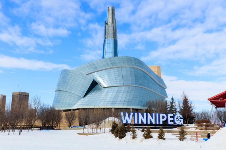 Image du MCDP en hiver avec le signe Winnipeg. Visibilité masquée.