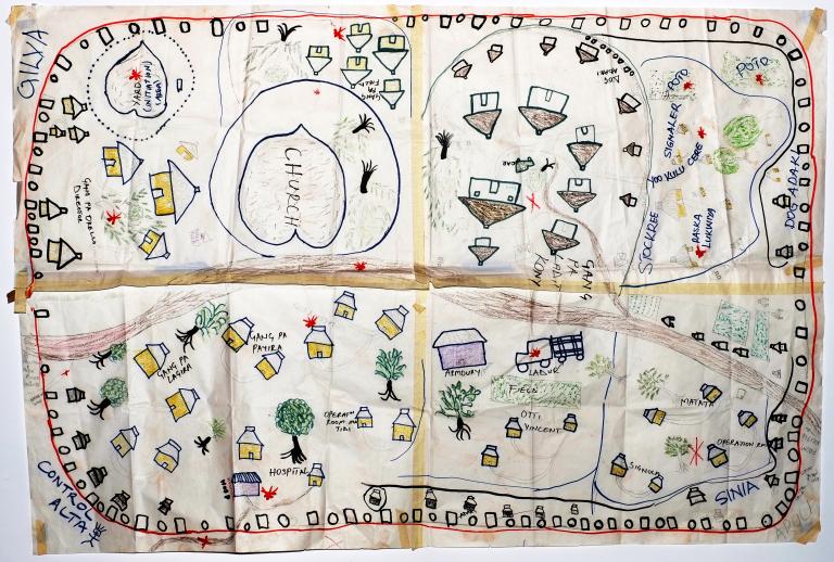 Un dessin en couleur d'un campement qui comprend du feuillage, des huttes, des sentiers et des véhicules.