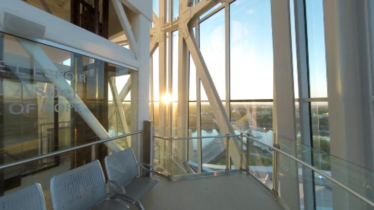 Une vue de l'intérieur de la Tour de l'espoir Israel Asper du Musée. Visibilité masquée.
